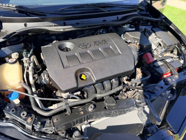 2017 Toyota Corolla IM Base 5dr Hatchback CVT — photo 12