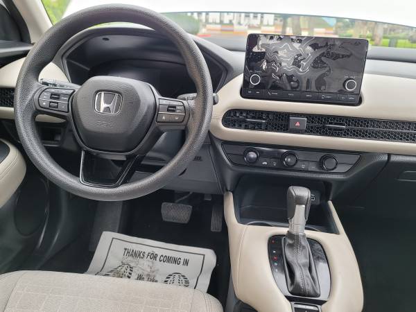 2025 Honda Hrv Lx — photo 12