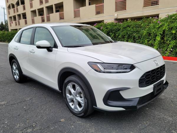 2025 Honda Hrv Lx — photo 1