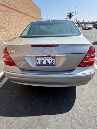 2005 Mercedes-Benz E320 — photo 2