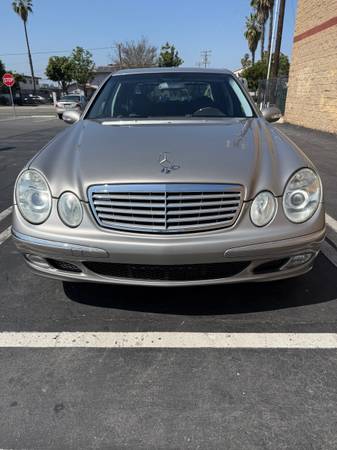 2005 Mercedes-Benz E320 — photo 1