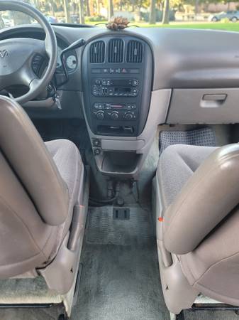 2002 Dodge Caravan SE Passenger Van Automatic — photo 12