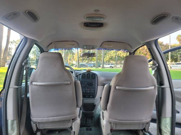 2002 Dodge Caravan SE Passenger Van Automatic — photo 11