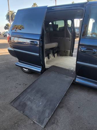 2002 Dodge Caravan SE Passenger Van Automatic — photo 6