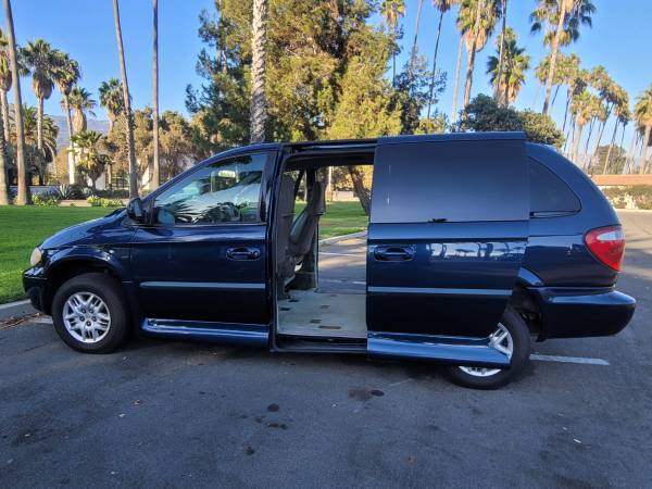 2002 Dodge Caravan SE Passenger Van Automatic — photo 7