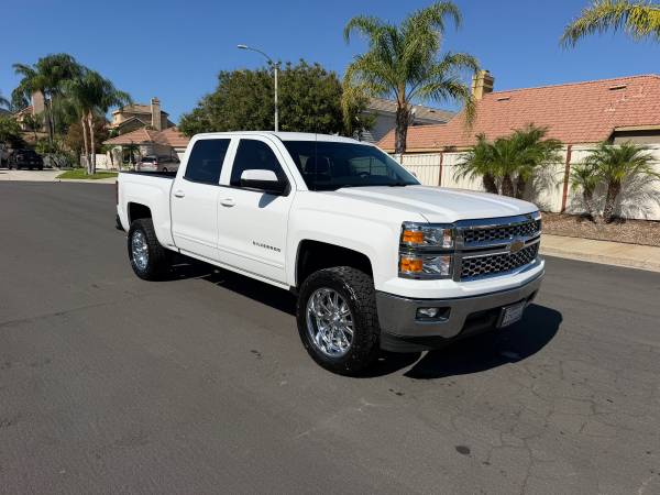 2015 Chevrolet Silverado 1500 1LT — photo 1
