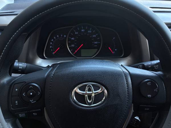 2014 Toyota Rav4 LE 4dr All-wheel Drive Automatic — photo 5