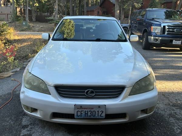 2001 Lexus IS 300 Base 4dr Sedan Automatic — photo 3