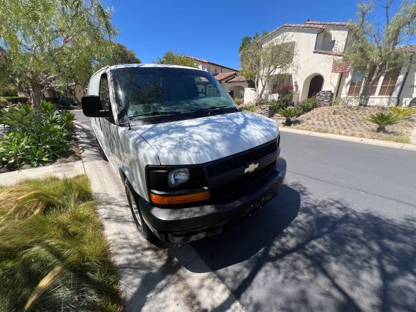 2014 Chevrolet Express 2500 Work Van — photo 2