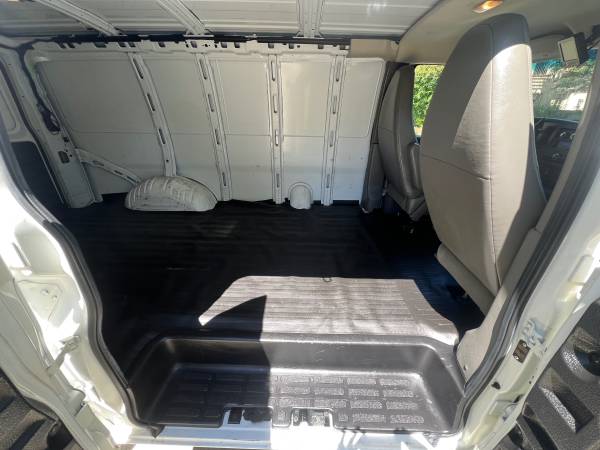 2014 Chevrolet Express 2500 Work Van — photo 5