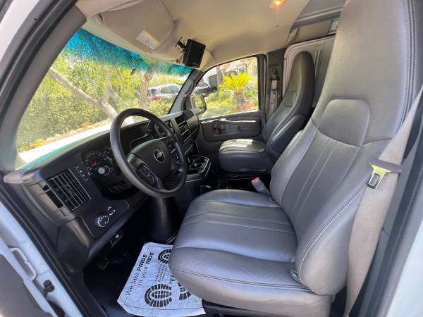 2014 Chevrolet Express 2500 Work Van — photo 8