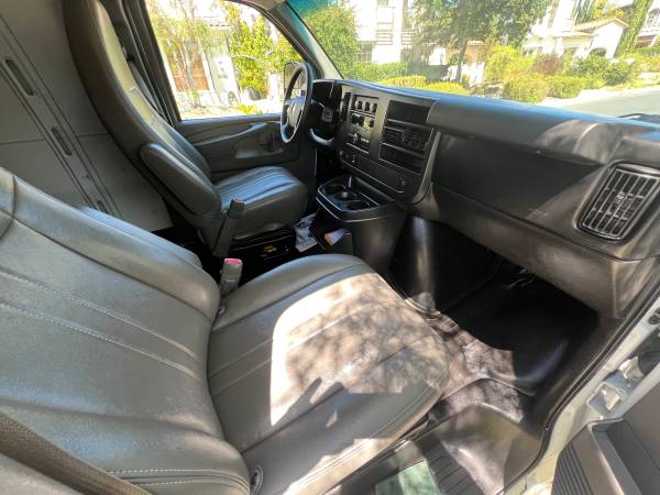 2014 Chevrolet Express 2500 Work Van — photo 9