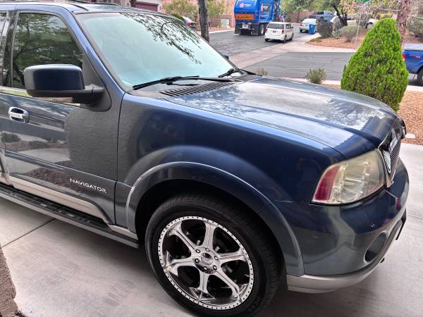 2003 Lincoln Navigator Base 4x4 Automatic — photo 4