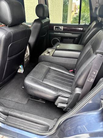 2003 Lincoln Navigator Base 4x4 Automatic — photo 3