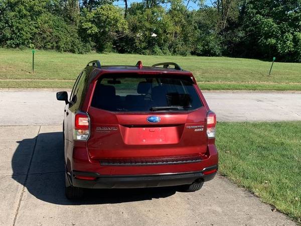 2017 Subaru Forester 2.5i Premium — photo 2
