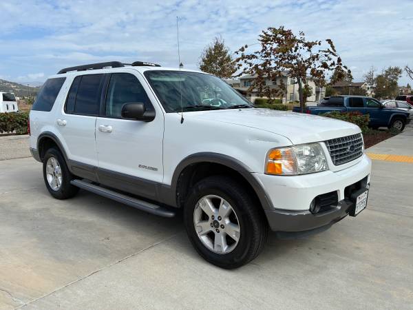 2005 Ford Explorer XLT 4.6L — photo 2