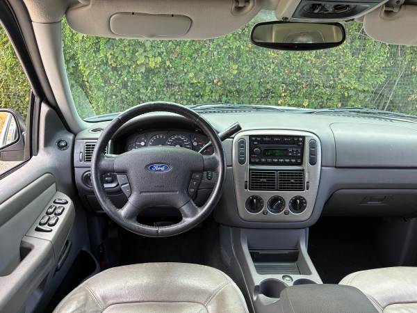 2005 Ford Explorer XLT 4.6L — photo 7