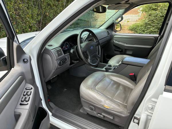 2005 Ford Explorer XLT 4.6L — photo 8