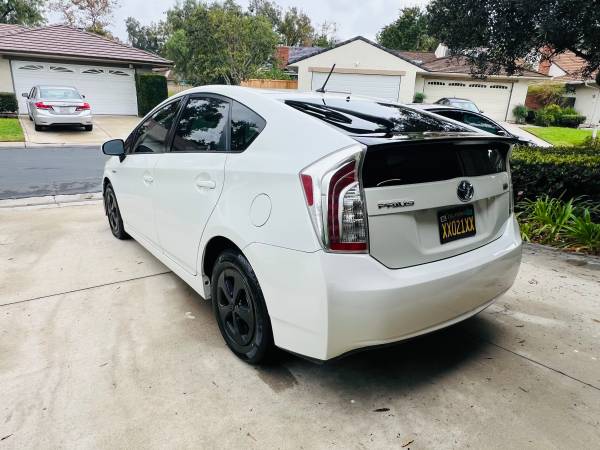 2012 Toyota Prius Two 5dr Hatchback CVT — photo 3