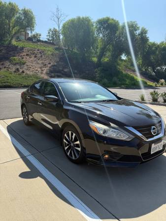 2017 Nissan Altima 2.5 SV 4dr Sedan 2017.5 CVT — photo 1