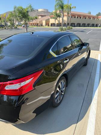 2017 Nissan Altima 2.5 SV 4dr Sedan 2017.5 CVT — photo 9