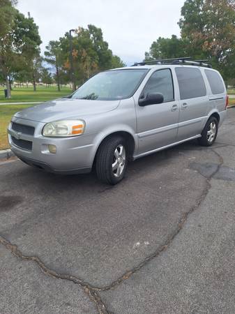 2008 Chevrolet Uplander LT — photo 1