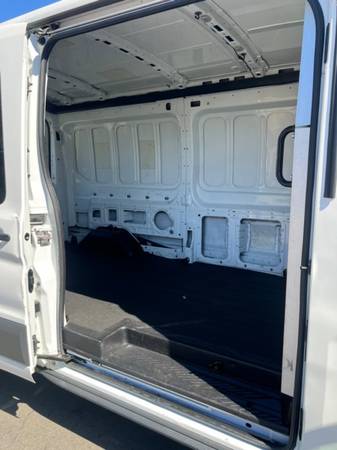 2015 Ford Transit 250 Base Low Roof Cargo Van 130 in. WB Automatic — photo 8