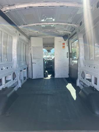 2015 Ford Transit 250 Base Low Roof Cargo Van 130 in. WB Automatic — photo 9