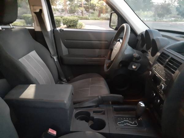 2008 Dodge Nitro SXT 4dr 4x4 Manual — photo 3