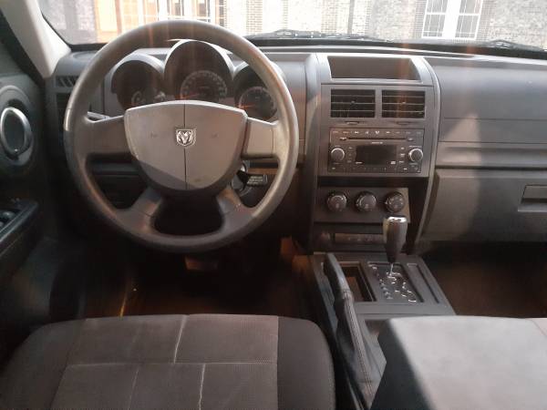2008 Dodge Nitro SXT 4dr 4x4 Manual — photo 7