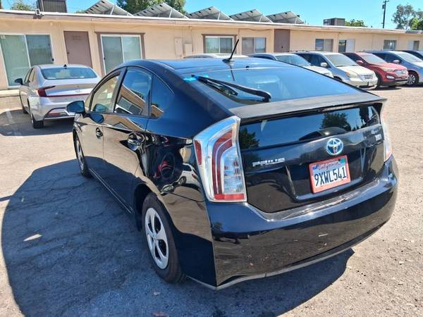 2012 Toyota Prius Two 5dr Hatchback CVT — photo 4