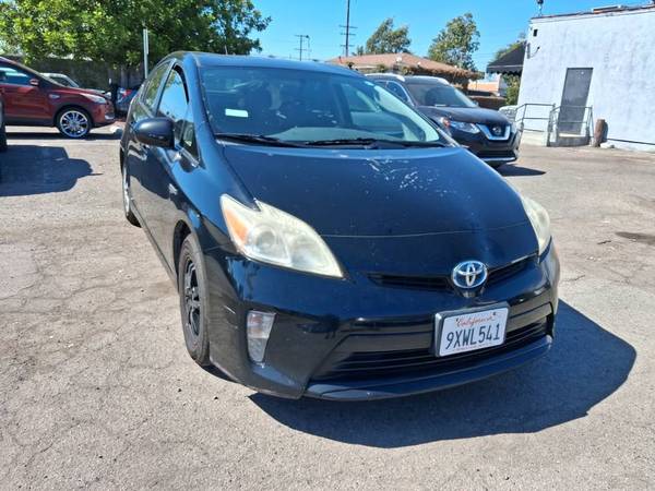 2012 Toyota Prius Two 5dr Hatchback CVT — photo 1