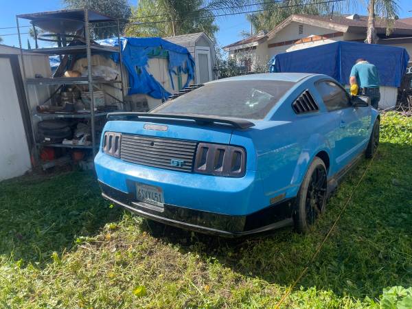 2006 Ford Mustang GT 2dr Coupe Manual — photo 2