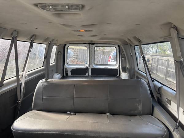 2005 Ford E 350 Super Duty Commercial Extended Cargo Van Automatic — photo 7
