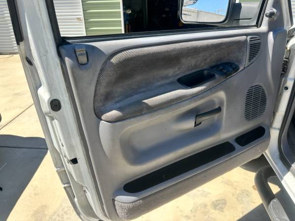 1997 Dodge RAM 2500 Base 2dr ST Extended Cab LB — photo 9