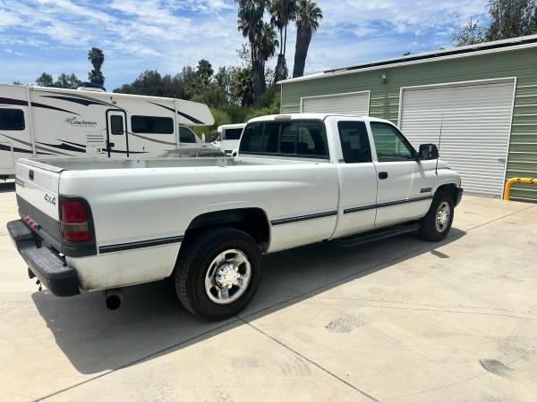 1997 Dodge RAM 2500 Base 2dr ST Extended Cab LB — photo 2