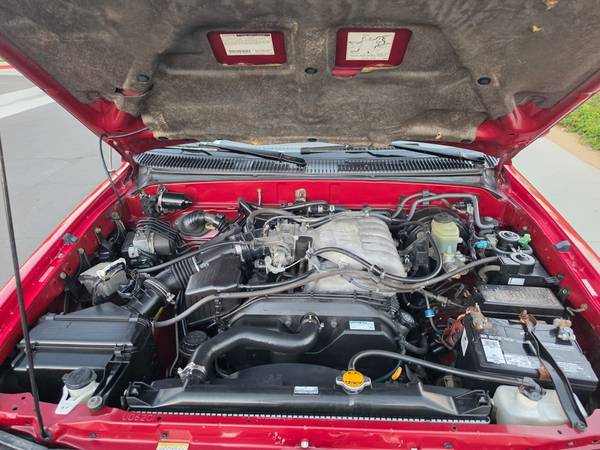 1999 Toyota 4runner SR5 V6 4dr 4x4 Automatic — photo 11
