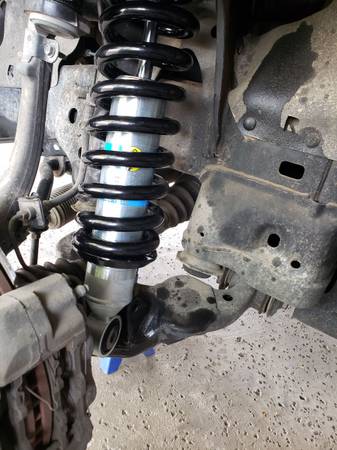 2000 Toyota Tundra SR5 V8 2dr 4x4 Regular Cab 8 ft. box Automatic — photo 12