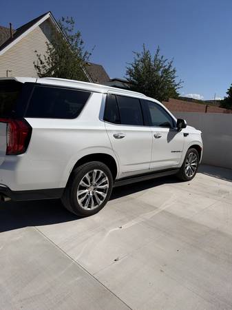 2021 GMC Yukon Denali 4x4 Automatic — photo 3