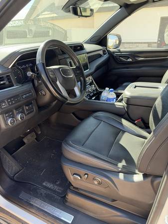 2021 GMC Yukon Denali 4x4 Automatic — photo 5