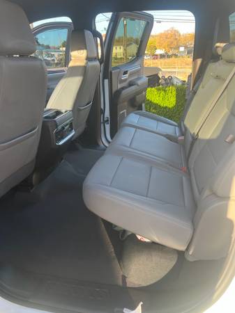 2024 GMC Sierra 1500 SLT — photo 5