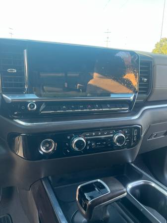 2024 GMC Sierra 1500 SLT — photo 6