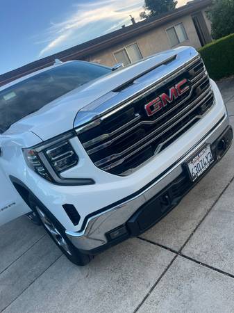2024 GMC Sierra 1500 SLT — photo 1