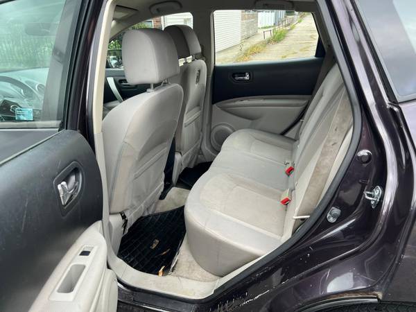2015 Nissan Rogue Select S — photo 9