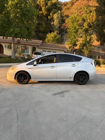 2012 Toyota Prius Two 5dr Hatchback CVT — photo 1