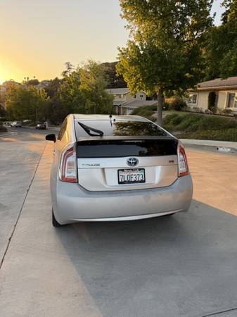 2012 Toyota Prius Two 5dr Hatchback CVT — photo 3