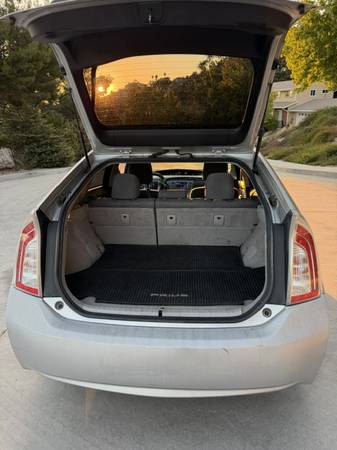 2012 Toyota Prius Two 5dr Hatchback CVT — photo 6