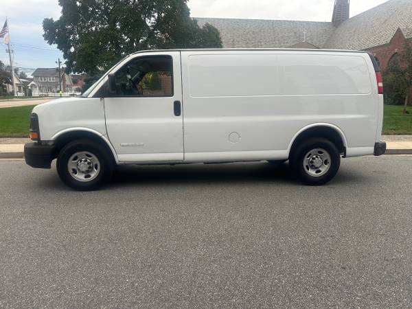 2016 Chevrolet Express 2500 Work Van Rear-wheel Drive Cargo Van Automatic — photo 7