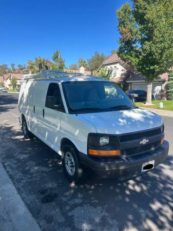 2011 Chevrolet Express 3500 Work Van Rear-wheel Drive Extended Cargo Van Automatic — photo 1