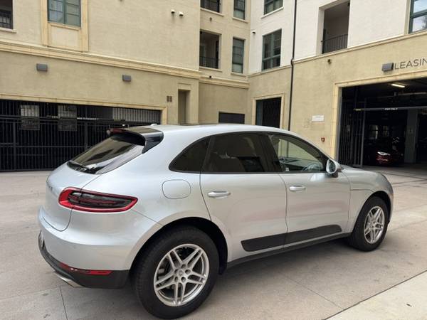 2017 Porsche Macan S 4dr All-wheel Drive Automatic — photo 4